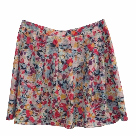 J. Crew Dresses & Skirts - J Crew Pleated Floral 💐Skirt, sz 8